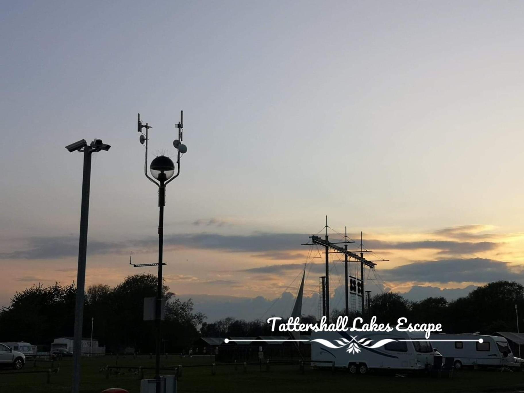 Meridian Tattershall Lakes Escape - Lakeside Lodge Caravan With A Fishing Peg Luxury Hot Tub Exterior foto
