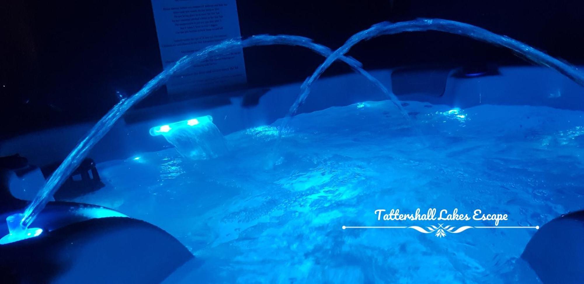Meridian Tattershall Lakes Escape - Lakeside Lodge Caravan With A Fishing Peg Luxury Hot Tub Exterior foto
